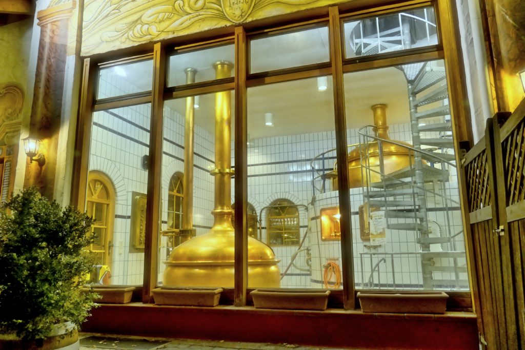 Cervejaria na Alemanha com tanques de cobre - Foto: Harald_Landsrath/Pixabay