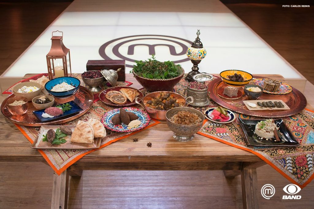 Participantes tinham que se inspirar em pratos da culinária árabe - Foto: Carlos Reinis/Band