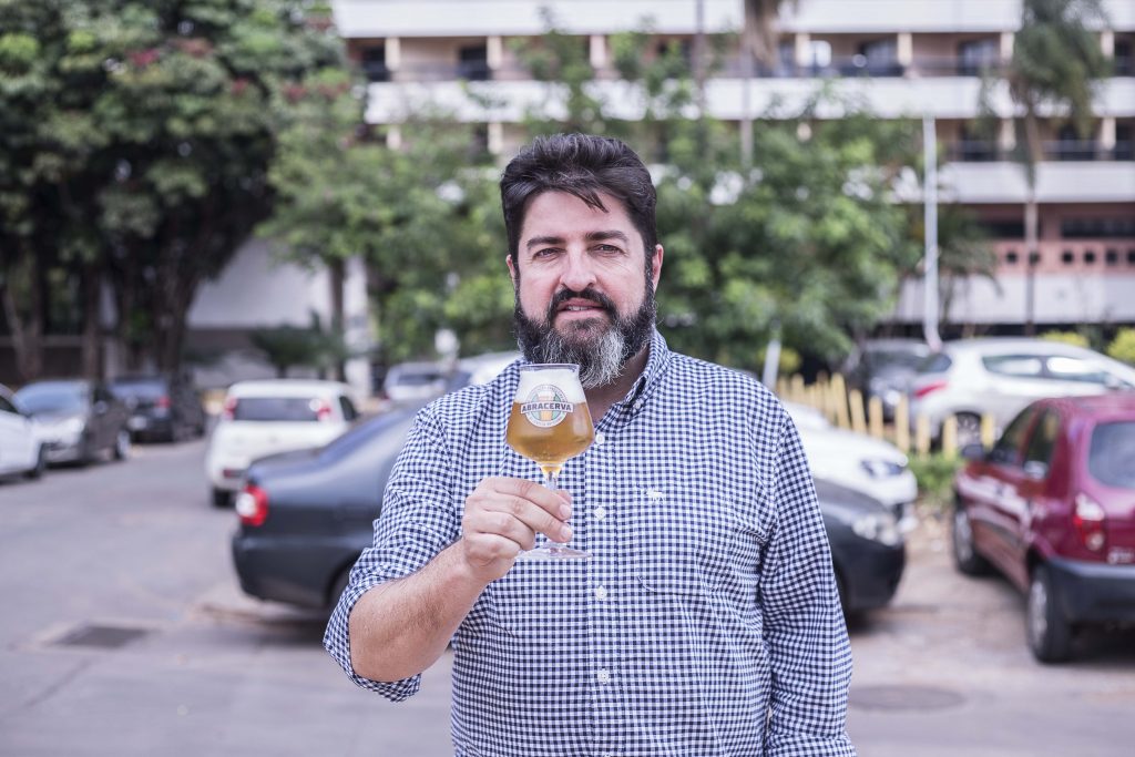 O presidente da Abracerva, Carlo Lapolli, acredita na melhora do mercado com o crescimento de cervejarias - Foto: Bruno Dupon