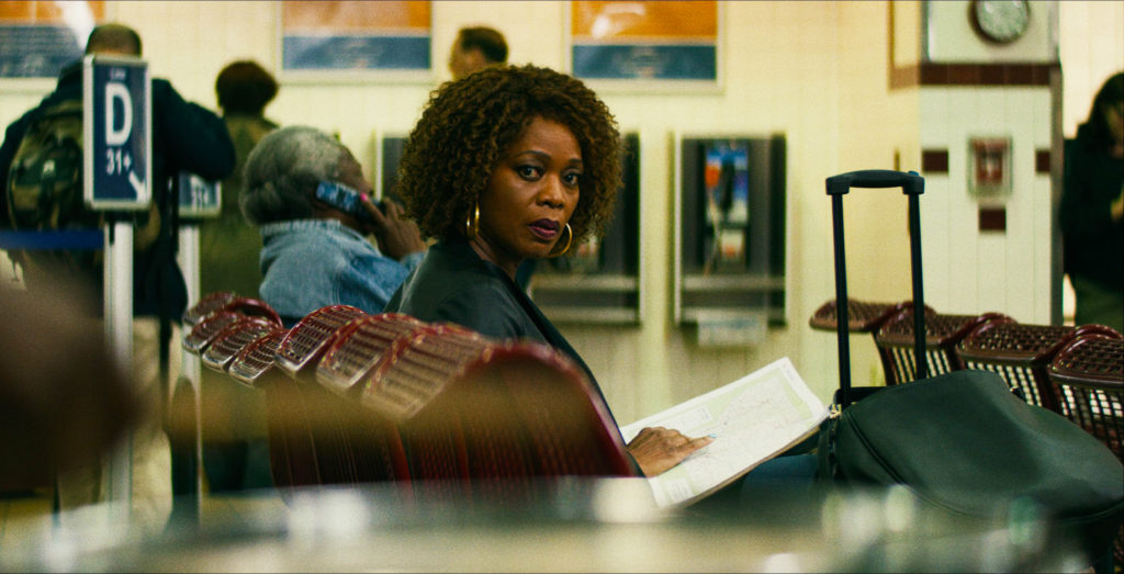 Em "Juanita", a atriz Alfre Woodard interpreta uma mulher que decide mudar de vida - Foto: Divulgação/Netflix