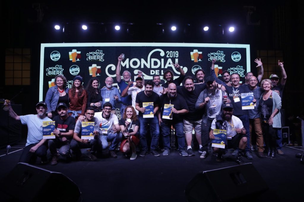 Medalhistas comemoram o prêmio na segunda edição do Mondial de la Bière em São Paulo - Foto: Divulgação/Mondial de la Bière SP