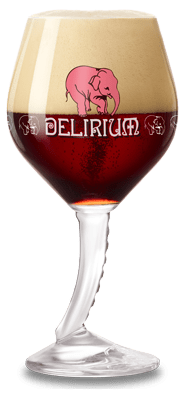 Taça de Delirium Nocturnum tem cor avermelhada no estilo Belgian Dark Strong Ale - Foto: Divulgação/Delirium