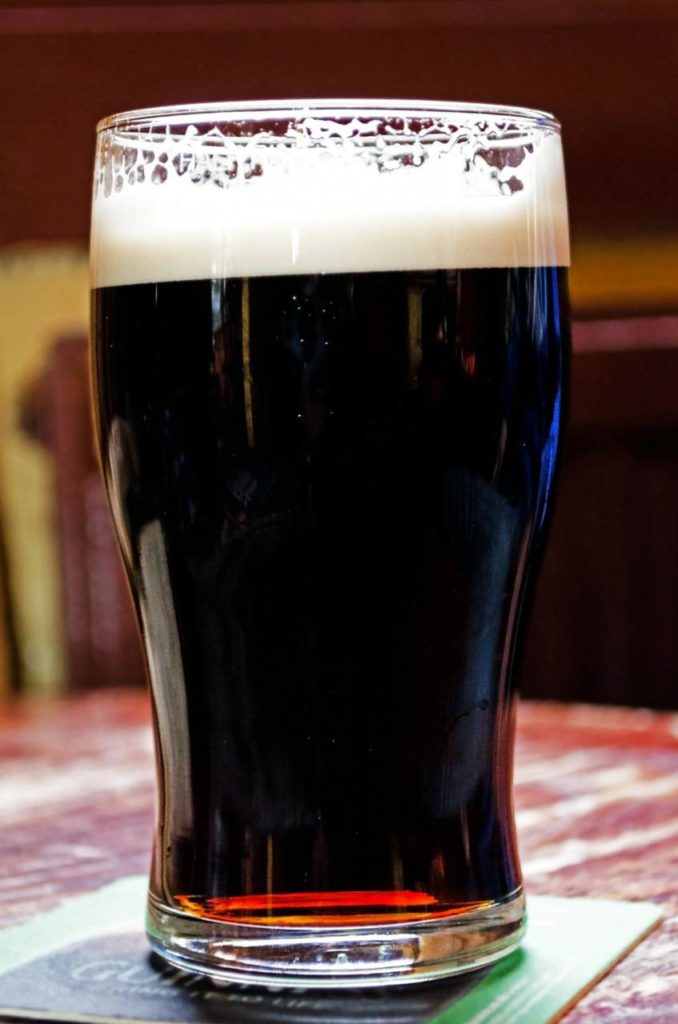Cerveja Escura não significa que é uma cerveja forte - Foto: Pixabay